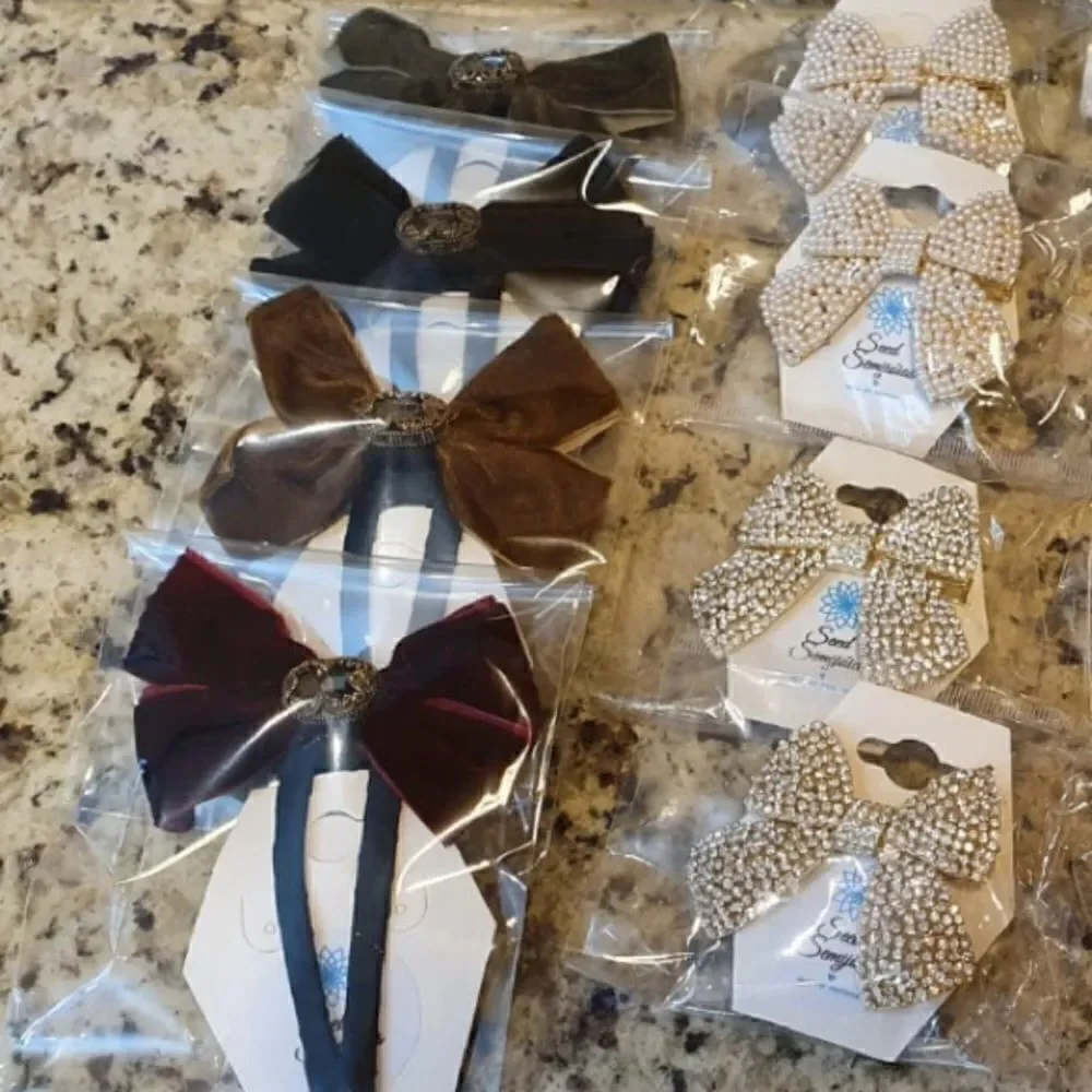 Hair Clip Lace with a stone in 4 different colors plus Ipsy bag NWT
